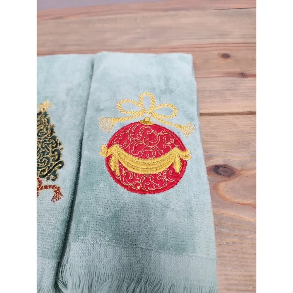 Christmas Holiday Hand Towels Lot Of 3 Green 17.5